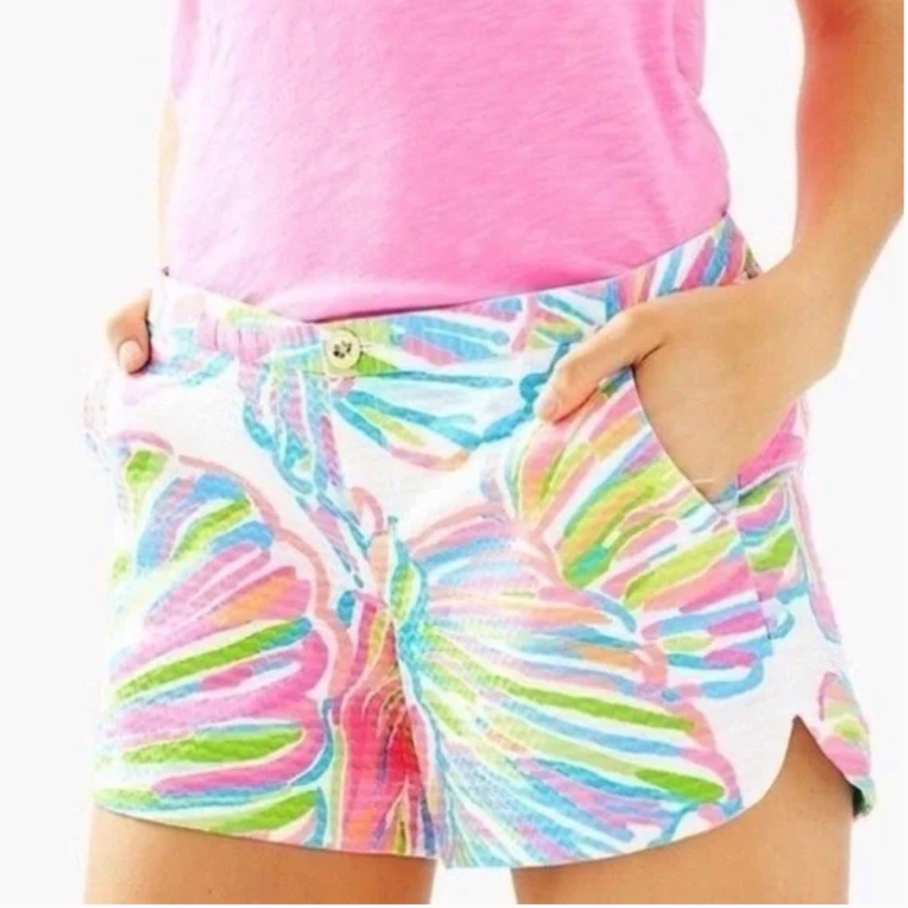 Size 8 NWT Lilly Pulitzer Adie short Resort white shellabrate